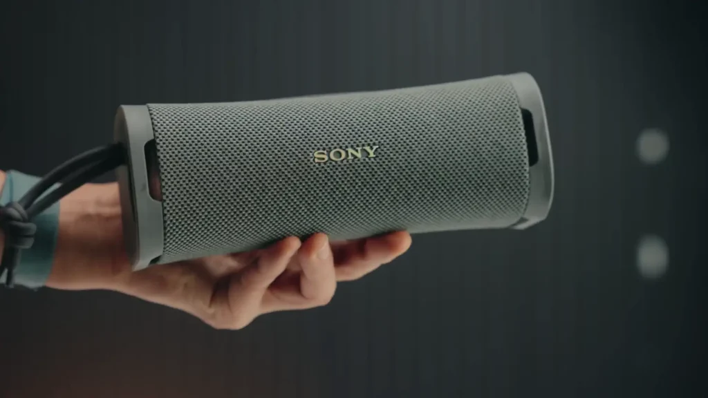 A image of Beats Pill vs Sony ULT Field 1