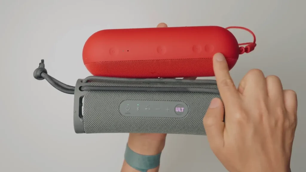 A image of Beats Pill vs Sony ULT Field 1