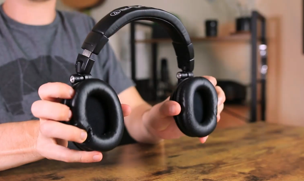 Audio Technica ATH M40x vs M50x: A Detailed Comparison 2 ATH M40x vs M50x